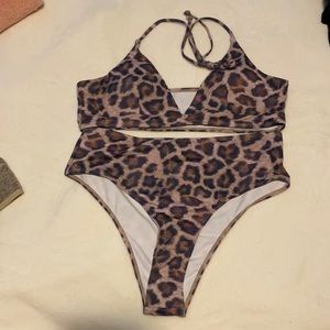 SHEIN Leopard bikini